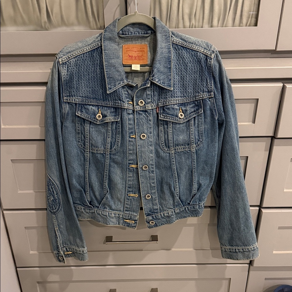 Levi's Women's Light Blue Jean Jacket